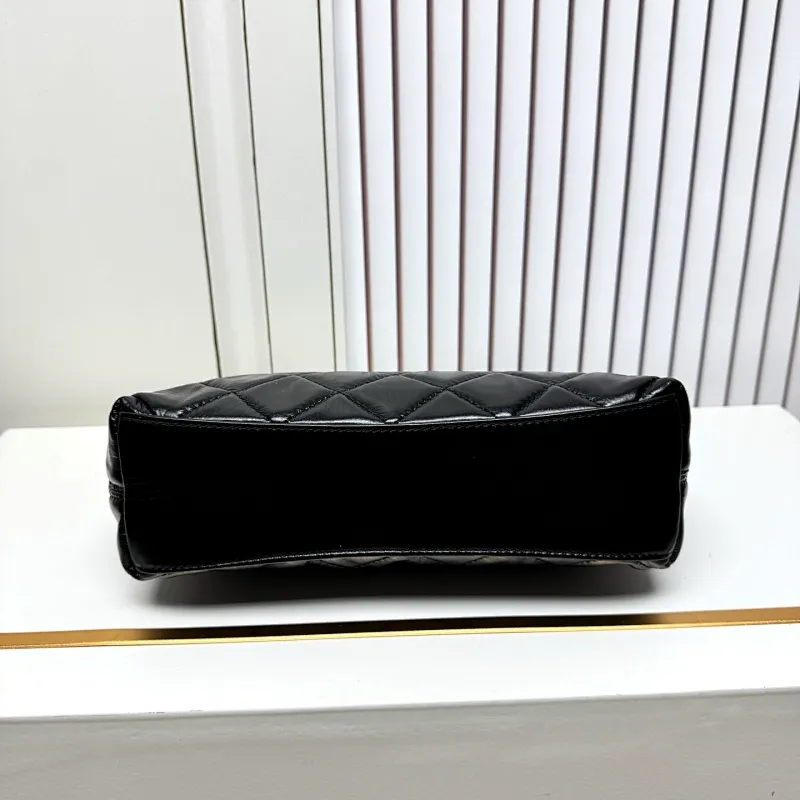 All Categories Official Website "Brand Women's Bags" Women's Bags 💙 Chanel 2026 Official Website CHANEL Oil Wax Leather Wandering Hobo Underarm Bag