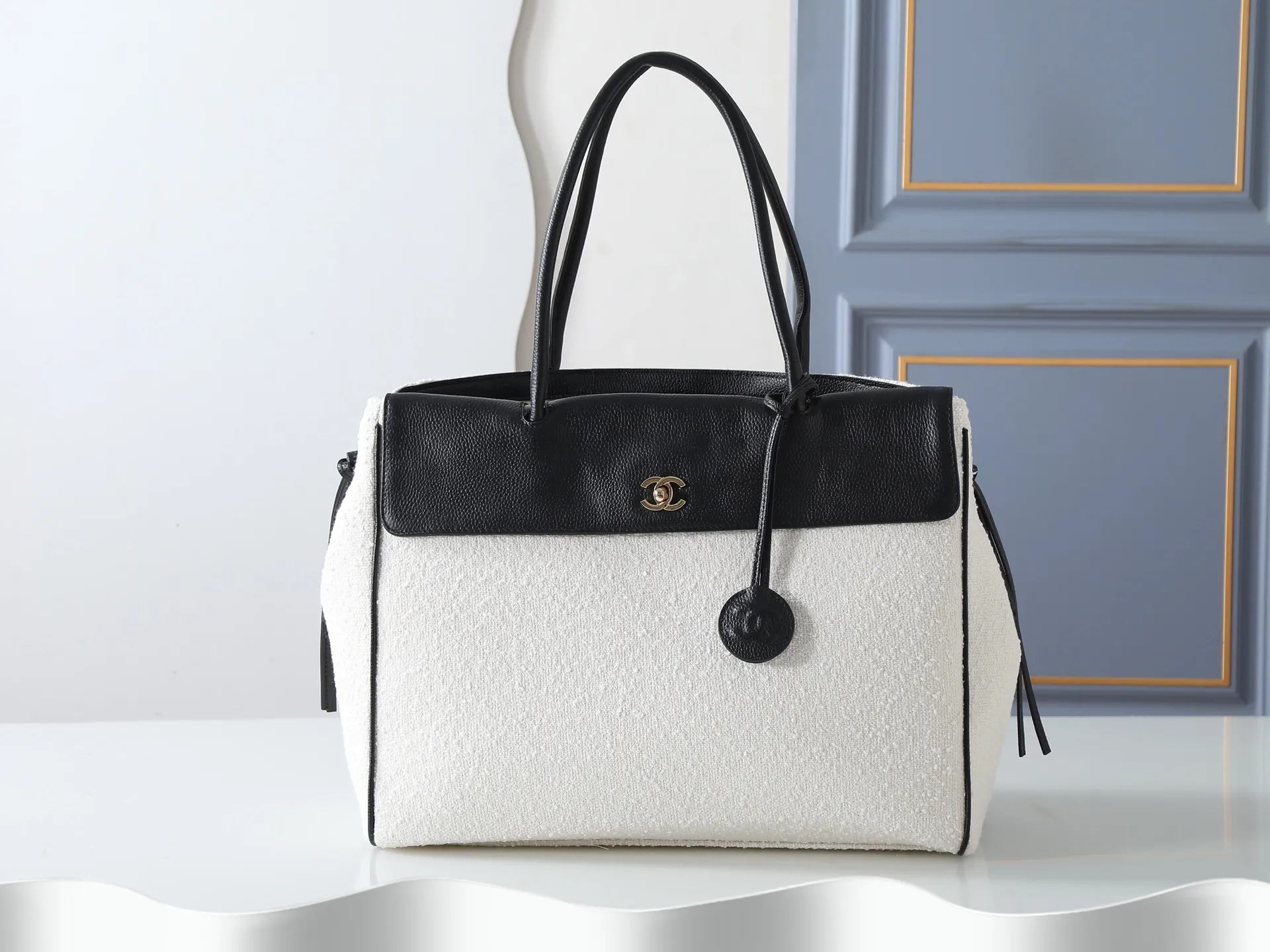 All categories Official website "Brand Women's Bags" Women's Bags 💙 Chanel 2026 new CHANEL hand-held crossbody bag