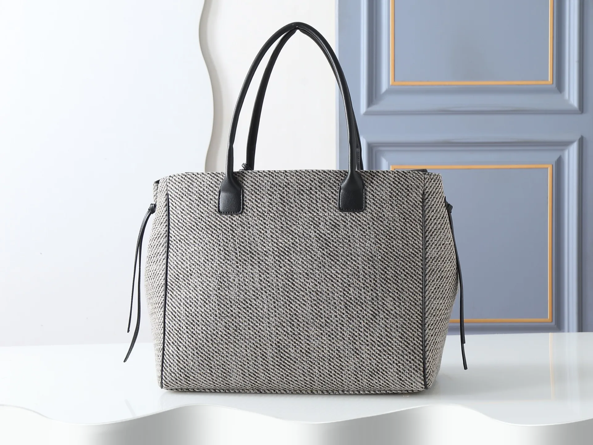 All categories Official website "Brand Women's Bags" Women's Bags 💙 Chanel 2026 new CHANEL hand-held crossbody bag