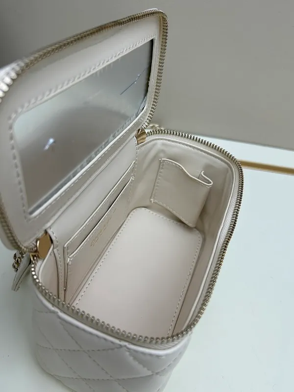 All Categories Chanel Women's Bags 2 (Chanel) Chanel 33823