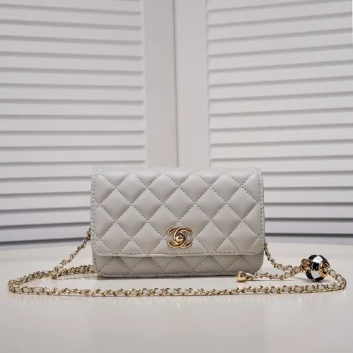 All Categories Official Website "Brand Women's Bags" Women's Bags 💙 Chanel Chane Small Chain Bag Wallet on chain is definitely indispensable. Imported calfskin 🐂 This bag is super practical, but it has a bug ~ it is too long, because it is designed according to European and American body shapes, and it will be slightly longer for Asians! but! Don't be afraid, there is magic now
