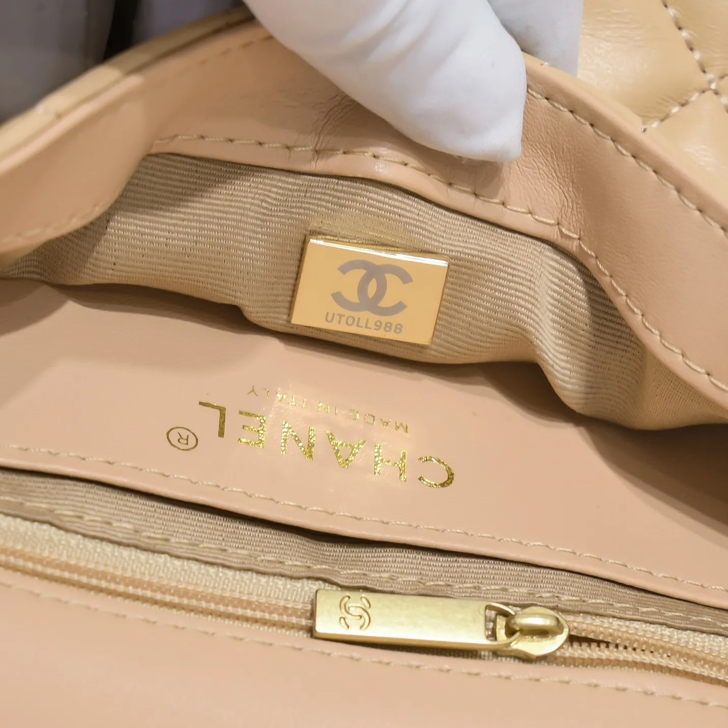 All Categories Official Website "Brand Women's Bags" Women's Bags 💙 Chanel 𝗖𝗵𝗮𝗻𝗲𝟭 𝟮𝟮𝘀 Large Gold Chain Underarm Bag Large Size Jimei, have you got it yet? This bag is easy to wear with hot girls, and the capacity is good. The thick chain is the finishing touch of this bag. It is younger and more fashionable than Cf 𝐒𝐢𝐳𝐞𝟏8-𝟐7-