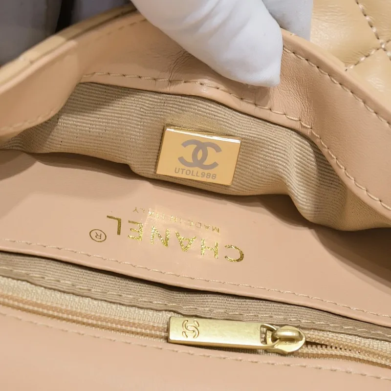 All Categories Official Website "Brand Women's Bags" Women's Bags 💙 Chanel 𝗖𝗵𝗮𝗻𝗲𝟭 𝟮𝟮𝘀 Large Gold Chain Underarm Bag Large Size Jimei, have you got it yet? This bag is easy to wear with hot girls, and the capacity is good. The thick chain is the finishing touch of this bag. It is younger and more fashionable than Cf 𝐒𝐢𝐳𝐞𝟏8-𝟐7-