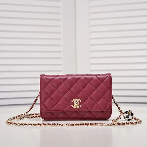 All Categories Official Website "Brand Women's Bags" Women's Bags 💙 Chanel Chane Small Chain Bag Wallet on chain is definitely indispensable. Imported calfskin 🐂 This bag is super practical, but it has a bug ~ it is too long, because it is designed according to European and American body shapes, and it will be slightly longer for Asians! but! Don't be afraid, there is magic now