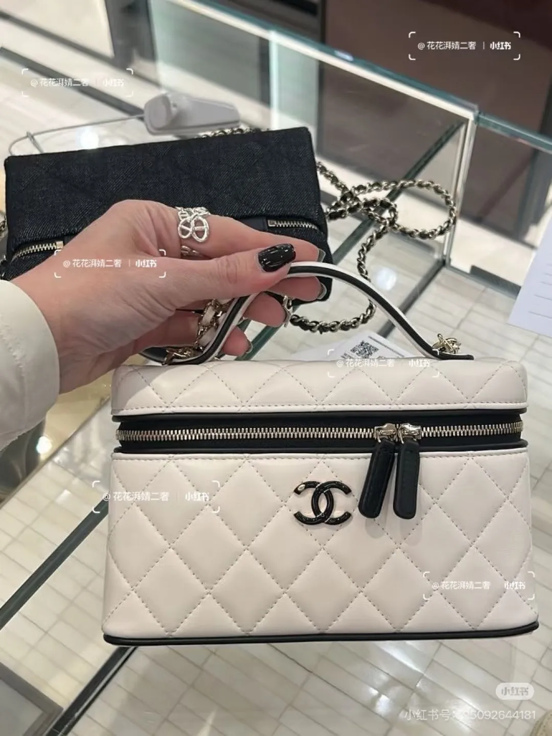All Categories Chanel Women's Bag 2 (Chanel) Chanel AP5240