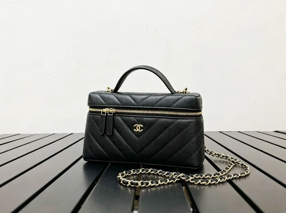 All categories Chanel Women's Bag 2 (Chanel) Chanel 100850