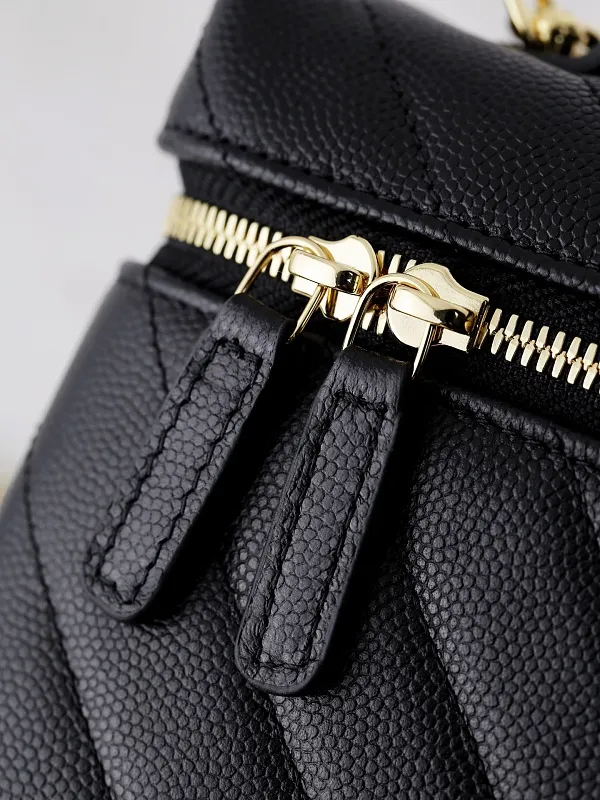 All categories Chanel Women's Bag 2 (Chanel) Chanel 100850