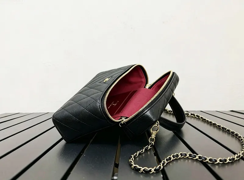 All categories Chanel Women's Bag 2 (Chanel) Chanel 100850