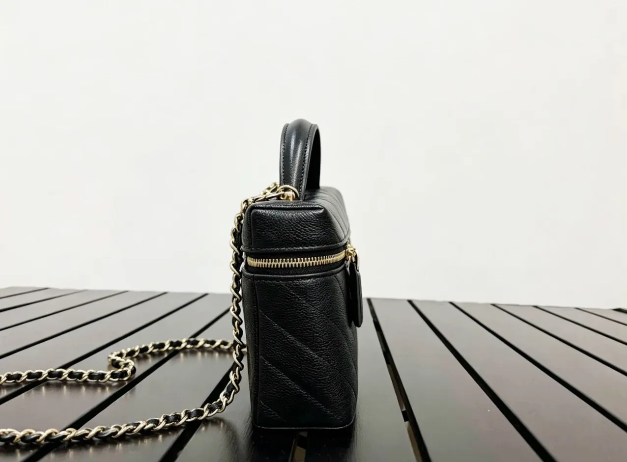 All categories Chanel Women's Bag 2 (Chanel) Chanel 100850