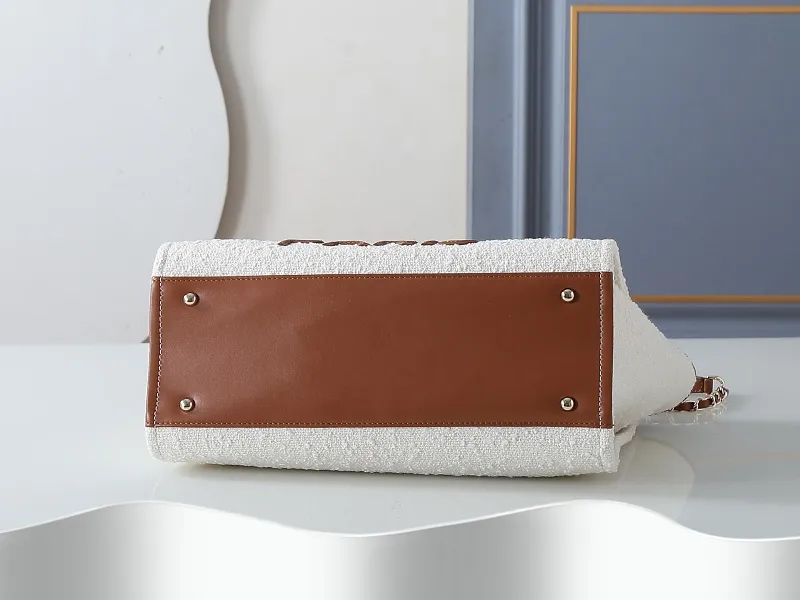 All categories Official website "Brand Women's Bags" Women's Bags 💙 Chanel 2026 new CHANEL hand-held crossbody bag