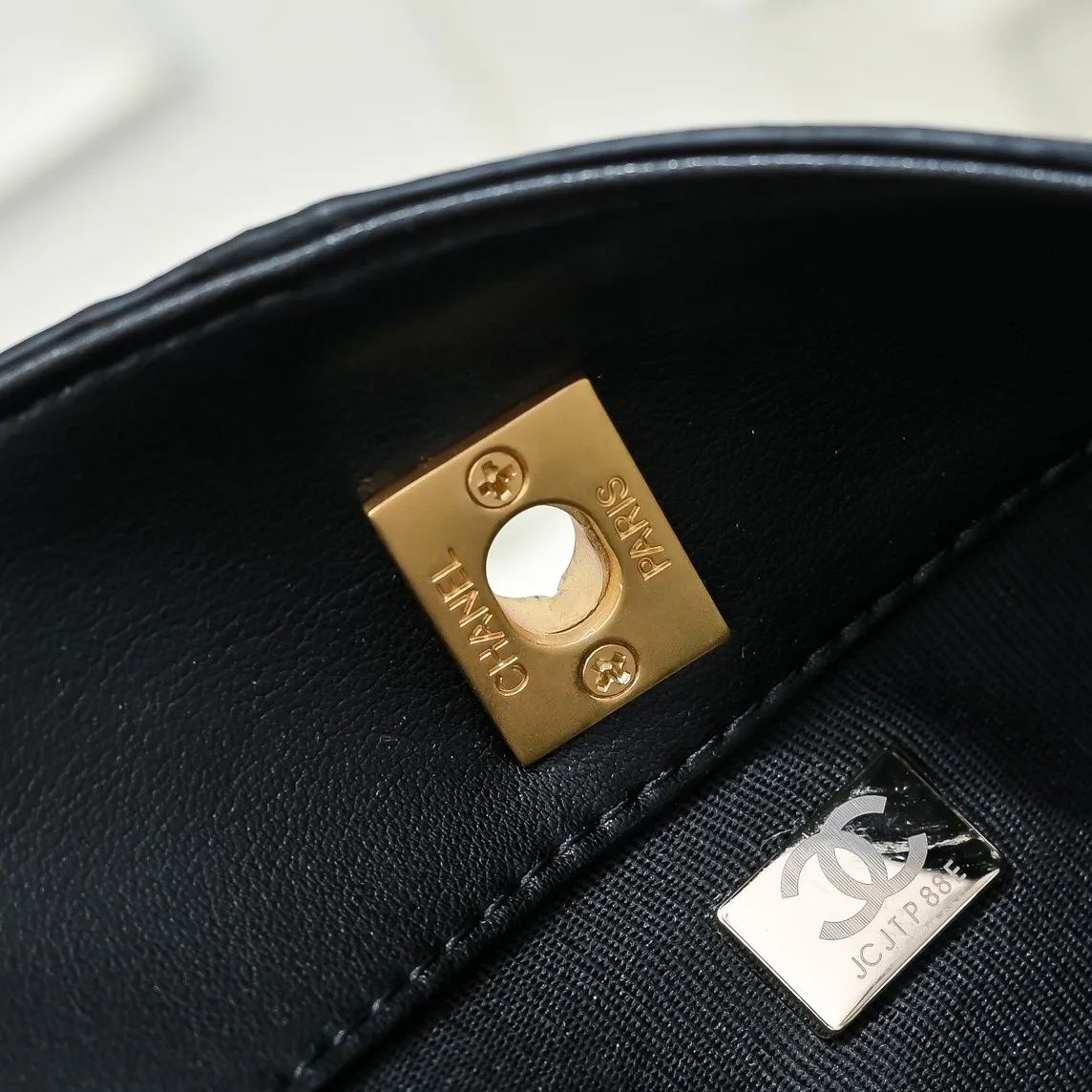 All Categories Official Website "Brand Women's Bags" Women's Bags 💙 Chanel 2025 New CHANEL Crossbody Bag