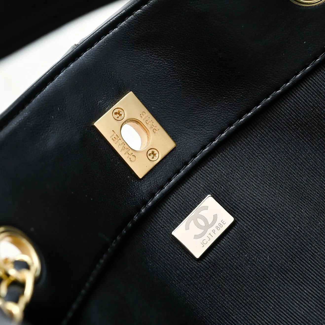 All Categories Official Website "Brand Women's Bags" Women's Bags 💙 Chanel 2025 New CHANEL Crossbody Bag