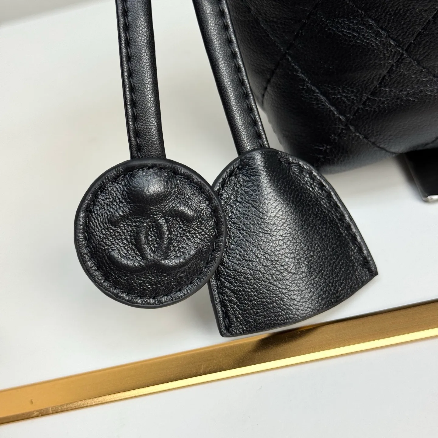 All Categories Official Website "Brand Women's Bags" Women's Bags 💙 Chanel 2026 Official Website CHANEL Diamond Drawstring Bucket Bag