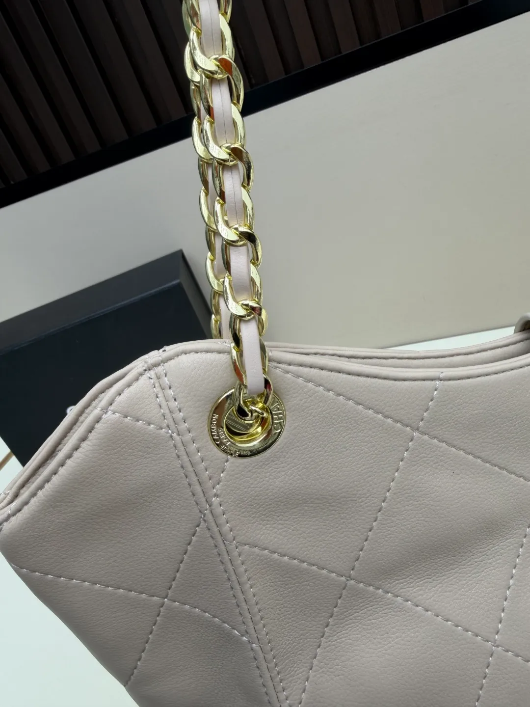 All Categories Chanel Women's Bags (Chanel) Chanel 2069