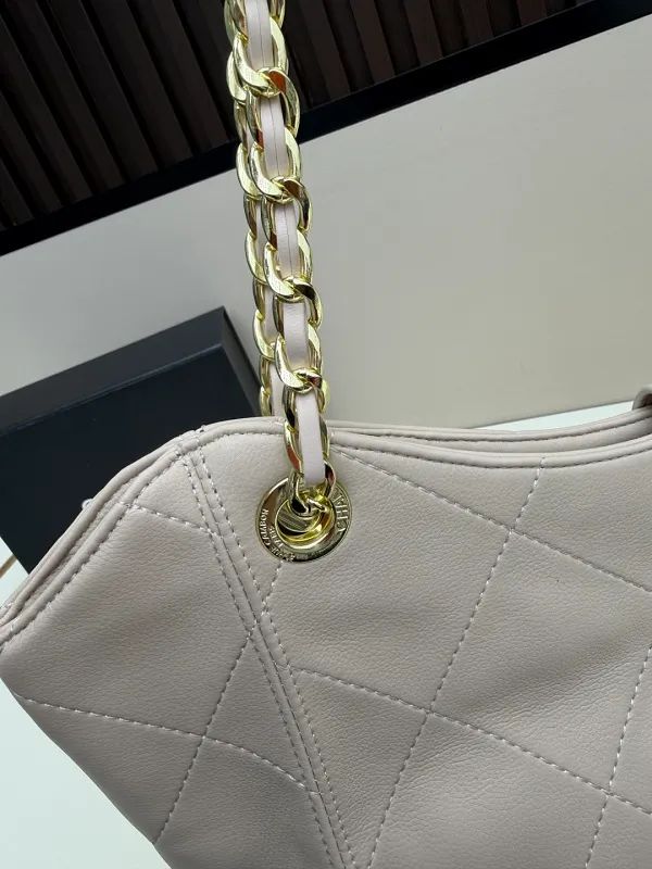All Categories Chanel Women's Bags (Chanel) Chanel 2069