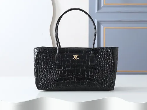 All categories Official website "Brand Women's Bags" Women's Bags 💙 Chanel 2026 new CHANEL hand-held crossbody bag