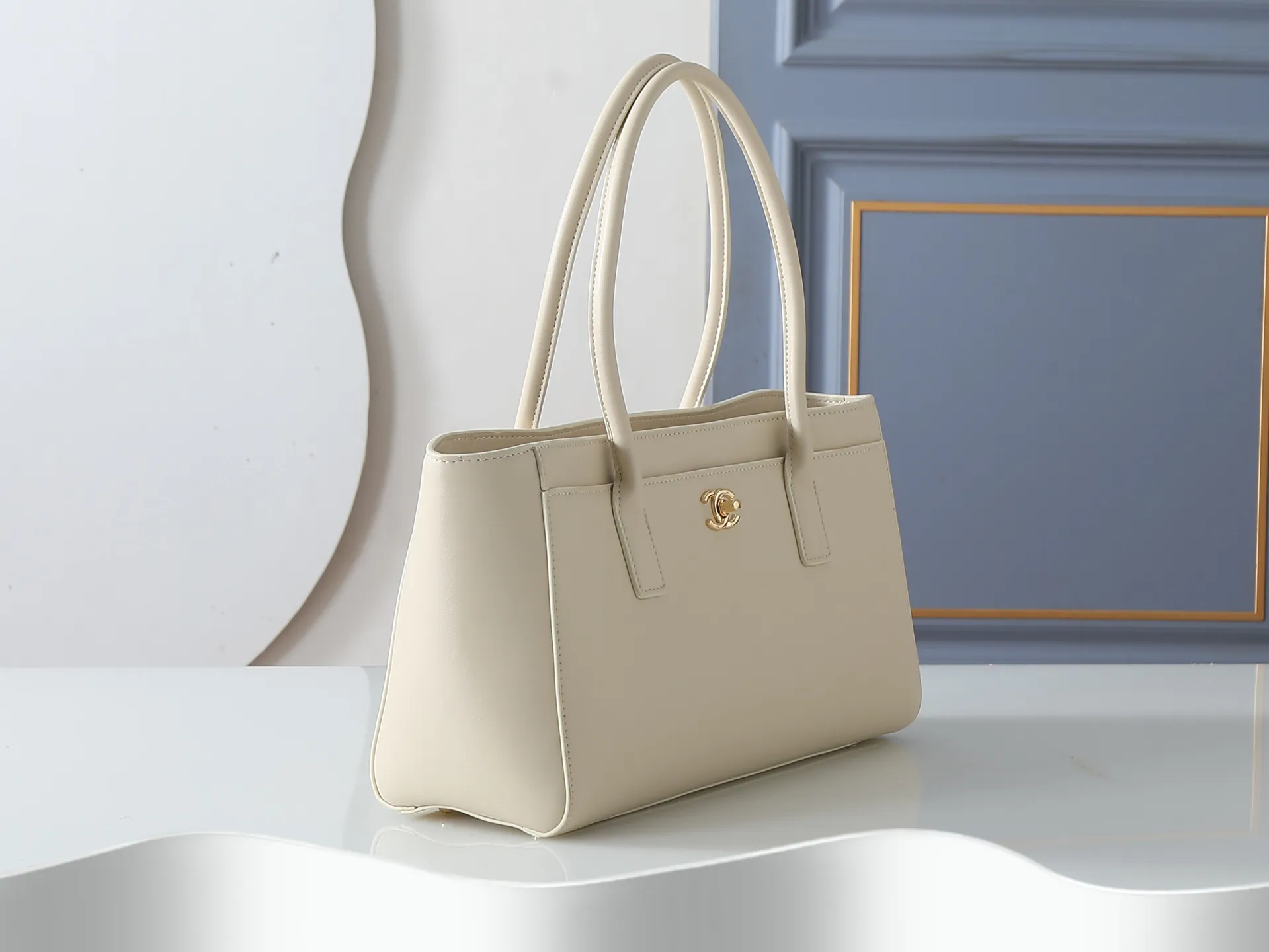 All categories Official website "Brand Women's Bags" Women's Bags 💙 Chanel 2026 new CHANEL hand-held crossbody bag