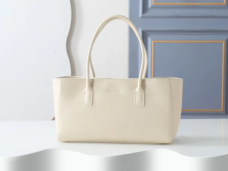 All categories Official website "Brand Women's Bags" Women's Bags 💙 Chanel 2026 new CHANEL hand-held crossbody bag