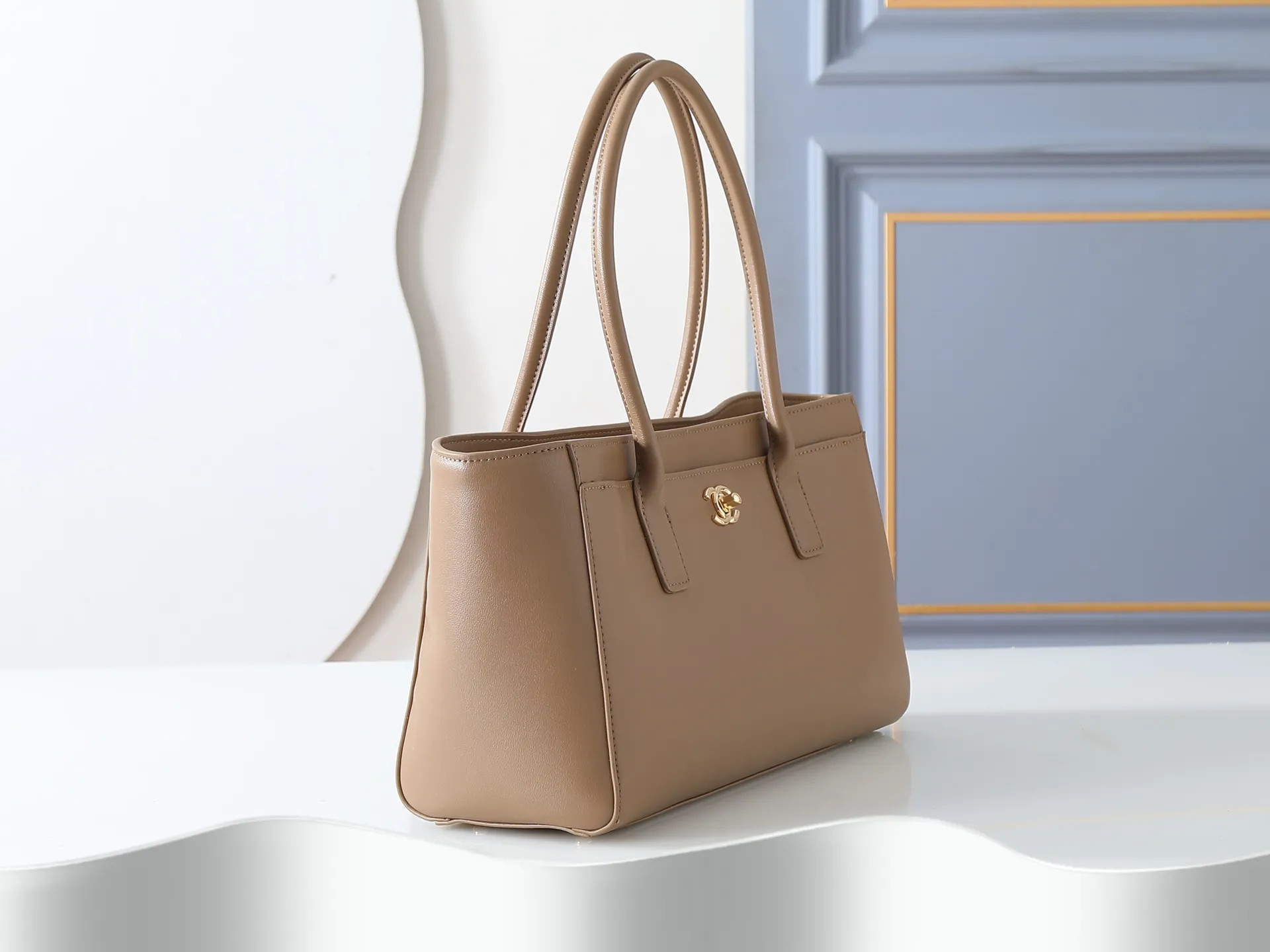 All categories Official website "Brand Women's Bags" Women's Bags 💙 Chanel 2026 new CHANEL hand-held crossbody bag