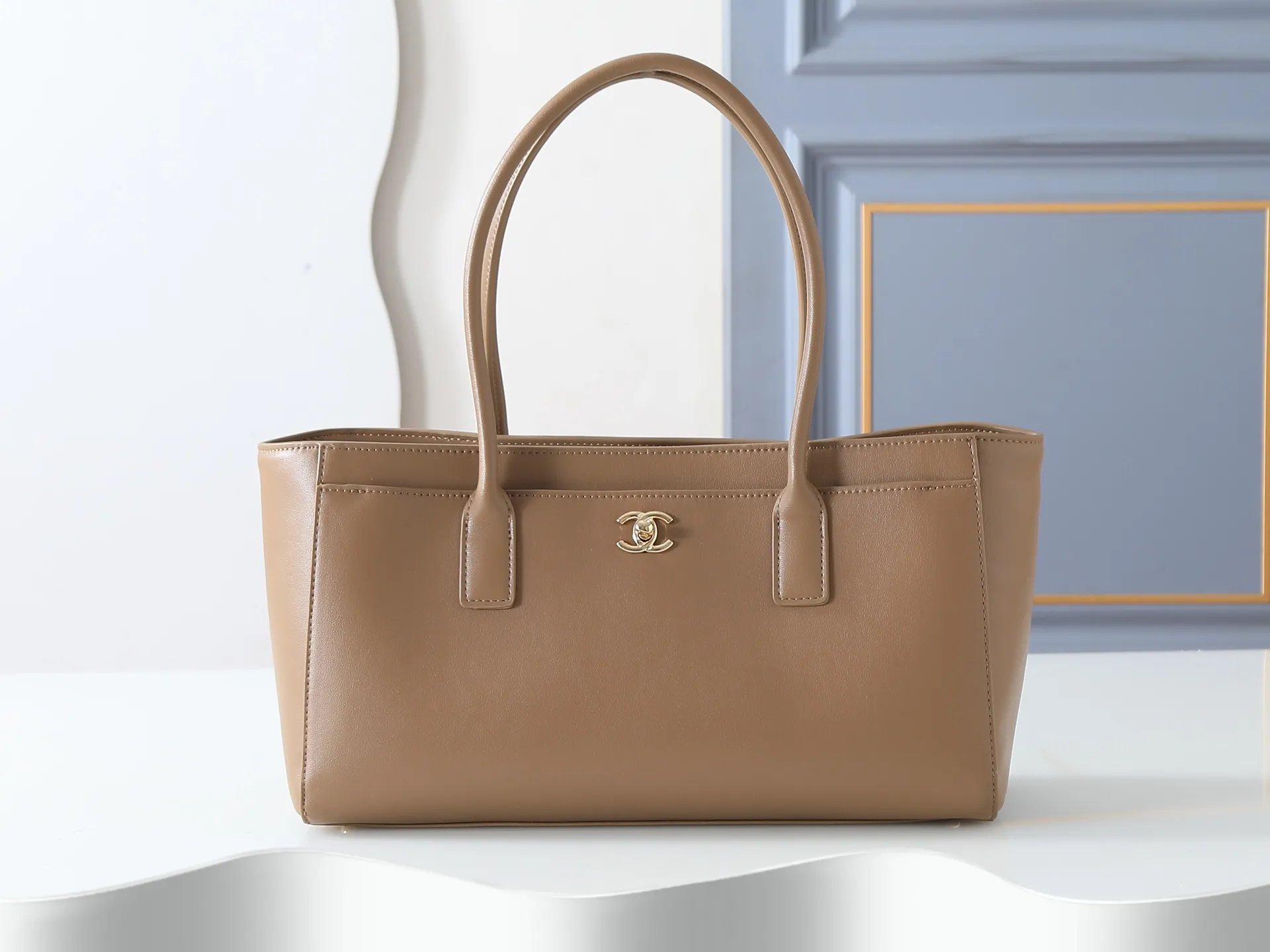 All categories Official website "Brand Women's Bags" Women's Bags 💙 Chanel 2026 new CHANEL hand-held crossbody bag