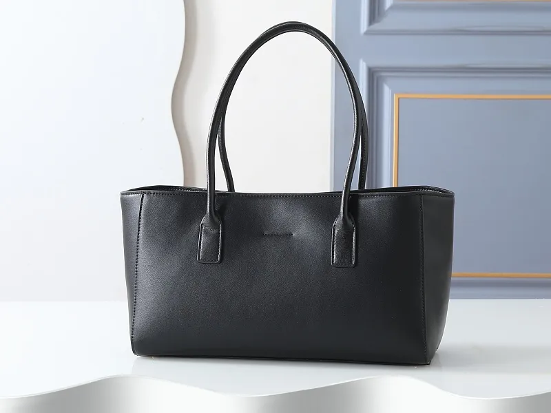 All categories Official website "Brand Women's Bags" Women's Bags 💙 Chanel 2026 new CHANEL hand-held crossbody bag