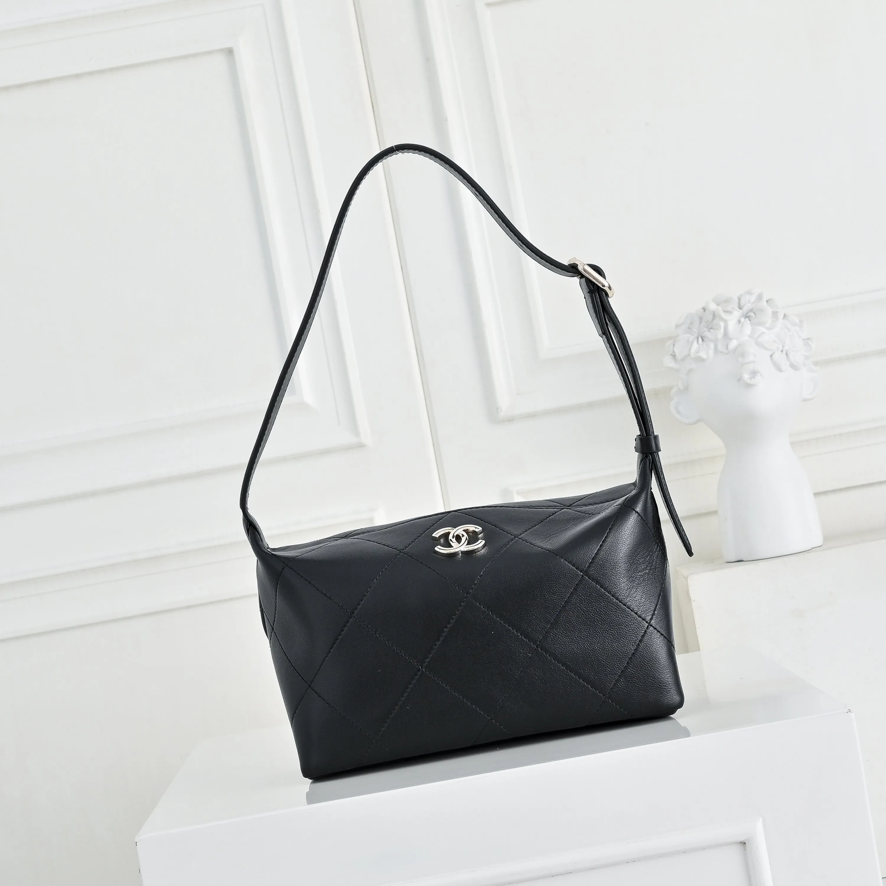 All Categories Official Website "Brand Women's Bags" Women's Bags 💙 Chanel 2026 Official Website CHANEL Underarm Bag