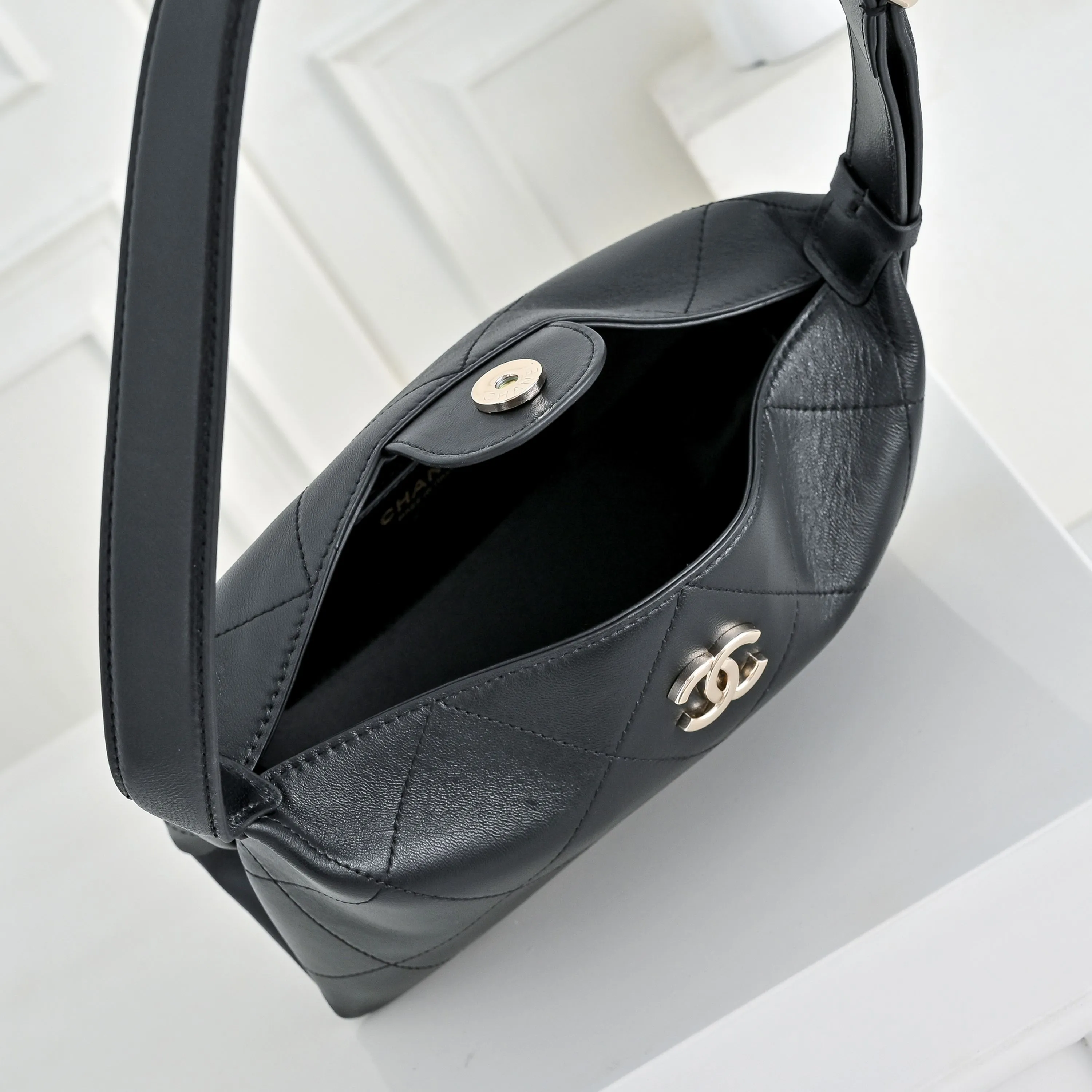 All Categories Official Website "Brand Women's Bags" Women's Bags 💙 Chanel 2026 Official Website CHANEL Underarm Bag