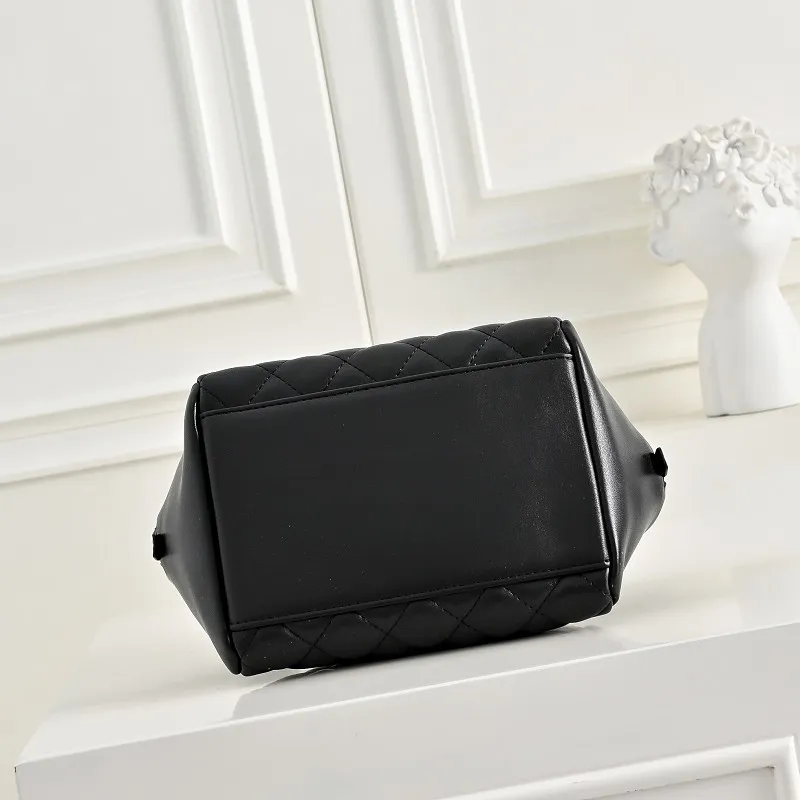 All Categories Chanel Women's Bags (Chanel) Chanel 5001