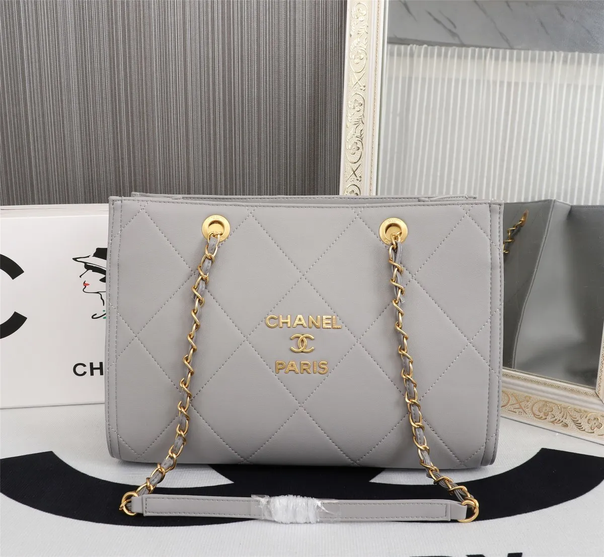 All Categories Official Website "Brand Women's Bags" Women's Bags 💙 Chanel new shopping bag CHANEI, calfskin series, gold hardware with large diamond pattern, exquisite logo on the bag gives a new and elegant feel, calfskin is wear-resistant and soft to the touch, all-copper hardware, size 24-34-13