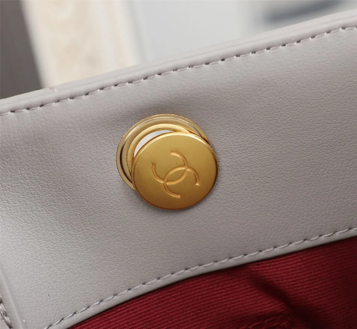 All Categories Official Website "Brand Women's Bags" Women's Bags 💙 Chanel new shopping bag CHANEI, calfskin series, gold hardware with large diamond pattern, exquisite logo on the bag gives a new and elegant feel, calfskin is wear-resistant and soft to the touch, all-copper hardware, size 24-34-13