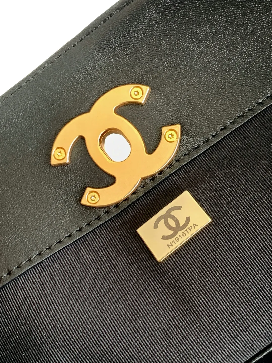 All Categories Chanel Women's Bags 2 (Chanel) Chanel Original AS563