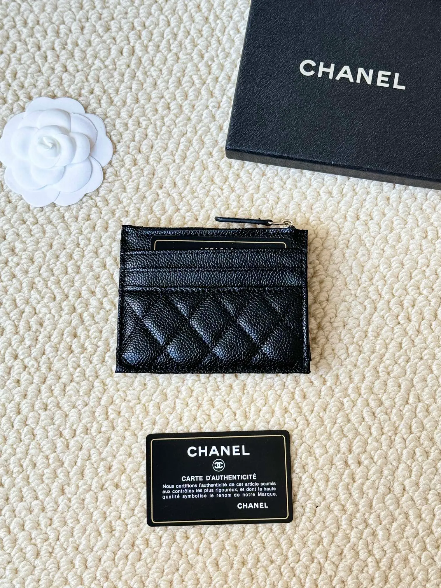 💰120 Chanel single-pull card holder can hold four cards and change, can be held in hand, can be put in the bag, easy to store, small and cute mini card holder, made of cowhide, model number A84105, size: 9x11.5cm​