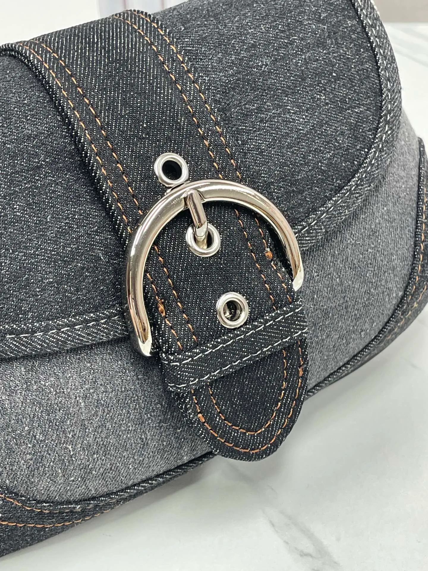 Top original order p480💰Coach/Coach’s new Soho model CR737 armpit bag. This pea bag looks so good. It’s American retro. You can’t miss the must-have second-hand bag style for hot girls. 26×18,