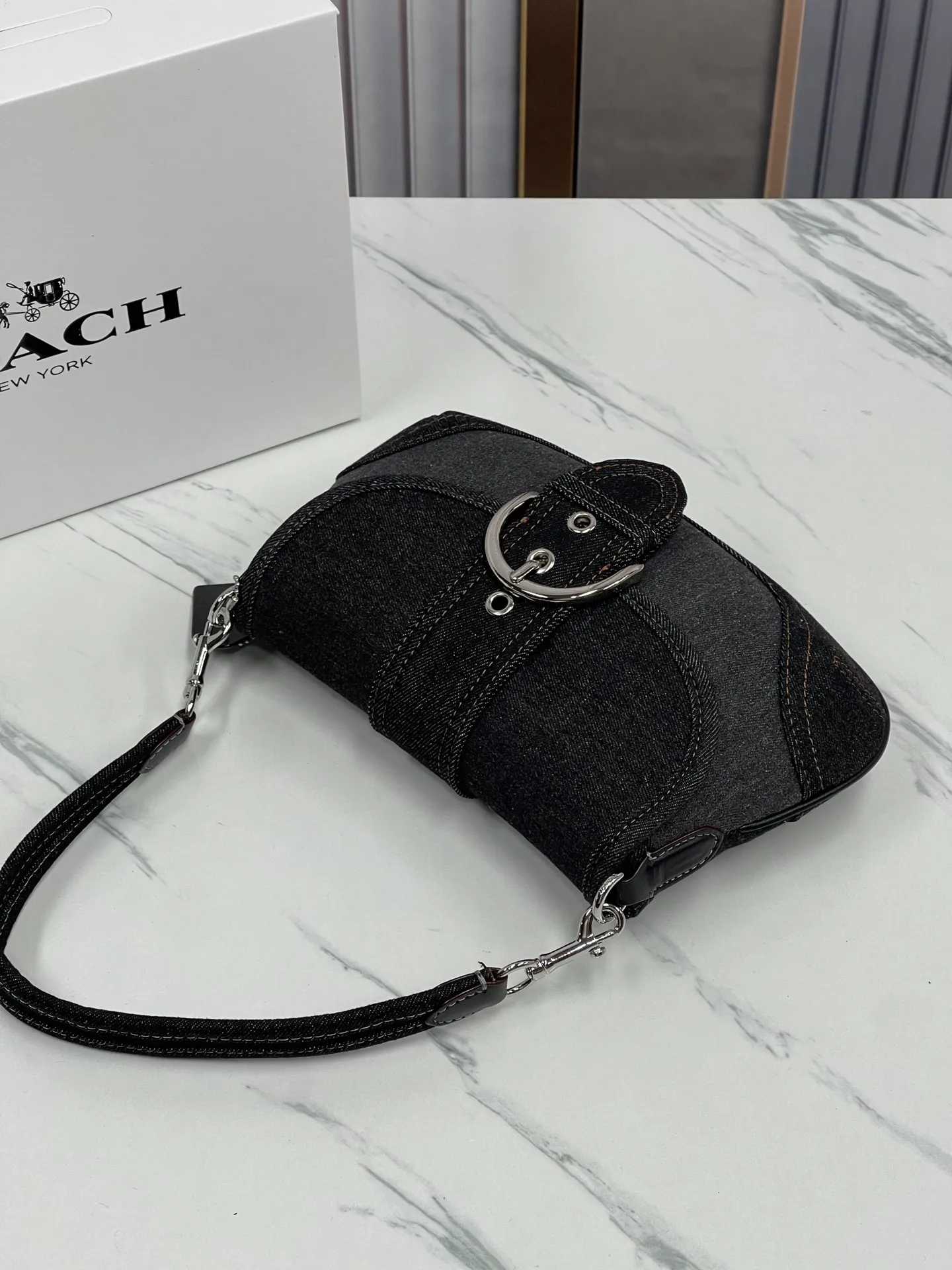 Top original order p480💰Coach/Coach’s new Soho model CR737 armpit bag. This pea bag looks so good. It’s American retro. You can’t miss the must-have second-hand bag style for hot girls. 26×18,
