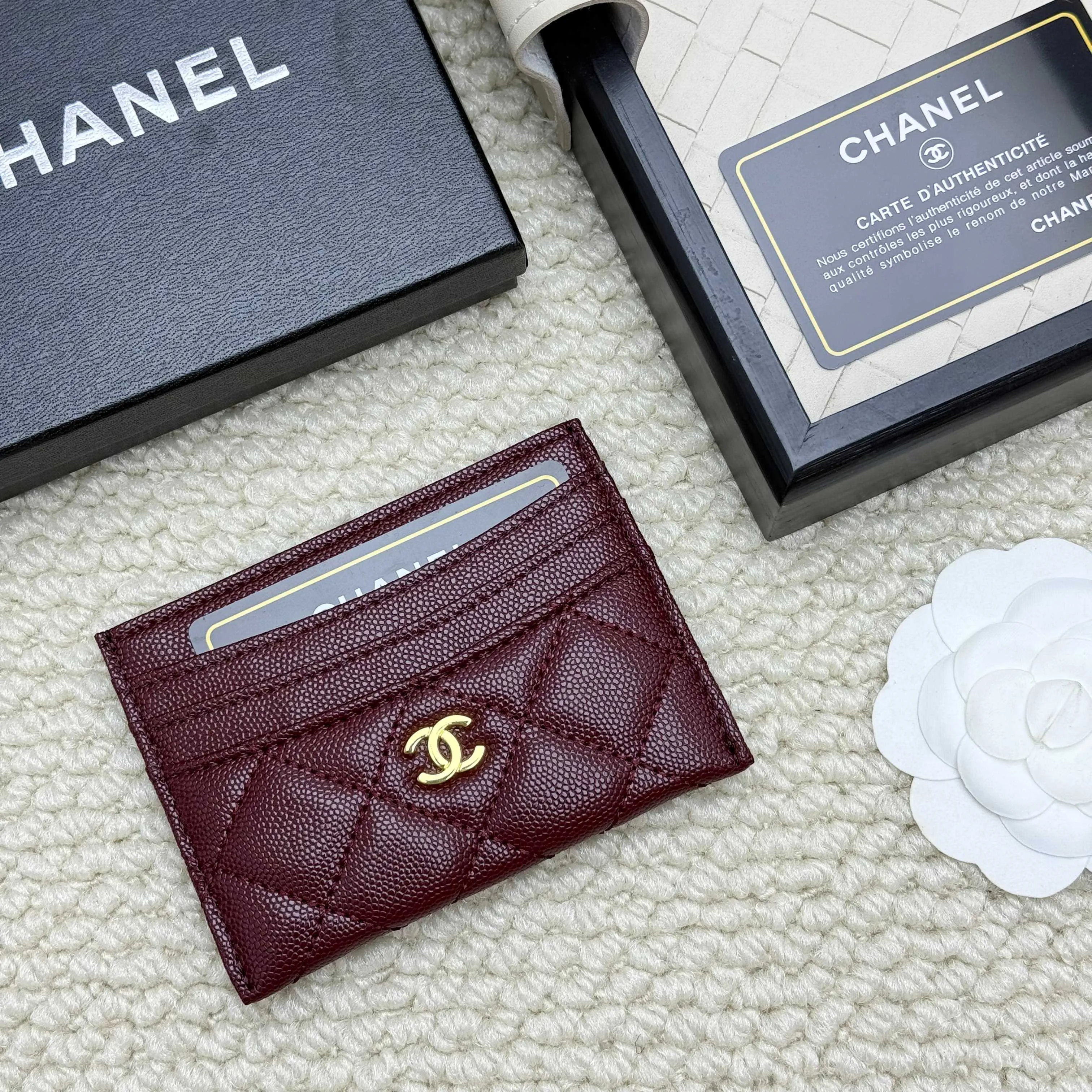 💰110 chanel 2025 new product card holder lambskin, seven card slots, can hold change, imported Italian lambskin + hardware logo, so beautiful, love it. The color is as shown in the picture, easy and fast storage, mini card holder No.: 4472 Size: w11×h10cm