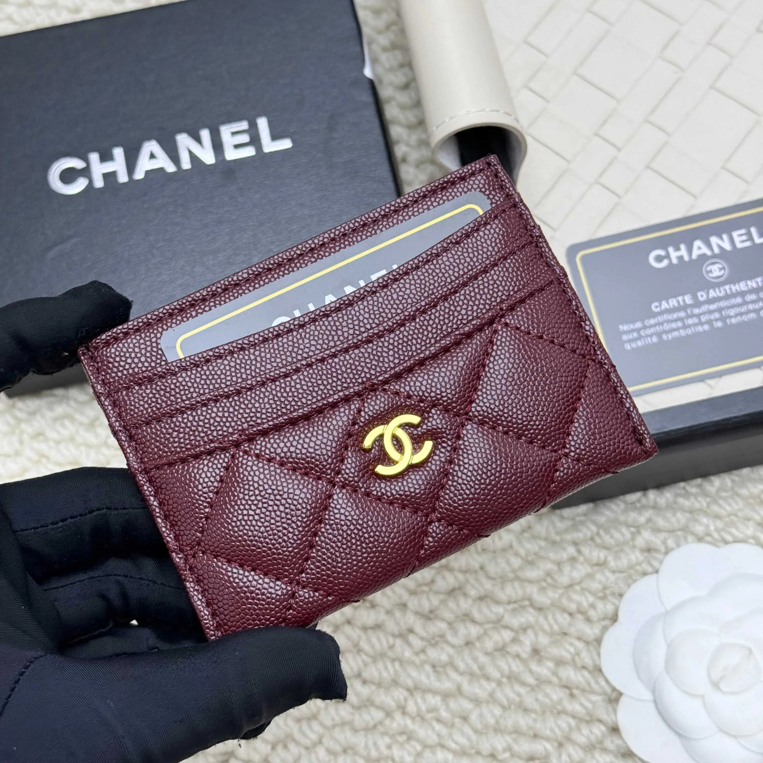 💰110 chanel 2025 new product card holder lambskin, seven card slots, can hold change, imported Italian lambskin + hardware logo, so beautiful, love it. The color is as shown in the picture, easy and fast storage, mini card holder No.: 4472 Size: w11×h10cm