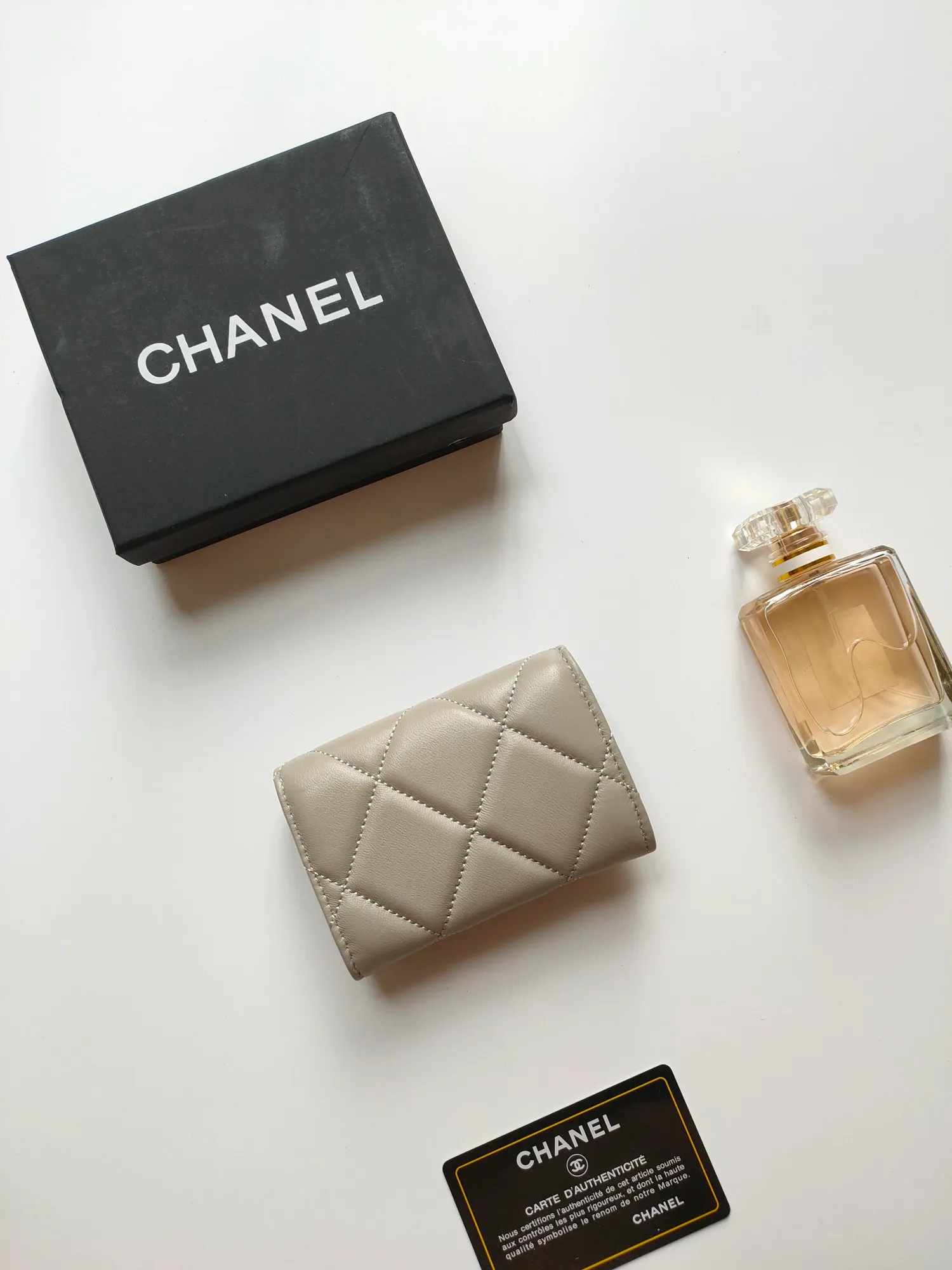 💰140💰CHANEL New Flap Coin Purse [Color][Color][Color] This year’s latest logo is matched with a large rhombus, using imported lambskin and retro hardware...❤️This card holder has a large capacity. It can hold about 1,000 yuan at a 20% discount of 100 yuan, and it can also hold 2.3 cards. ❤️❤️❤️It is very practical! Model number AP3600 size 11*8.5*3cm