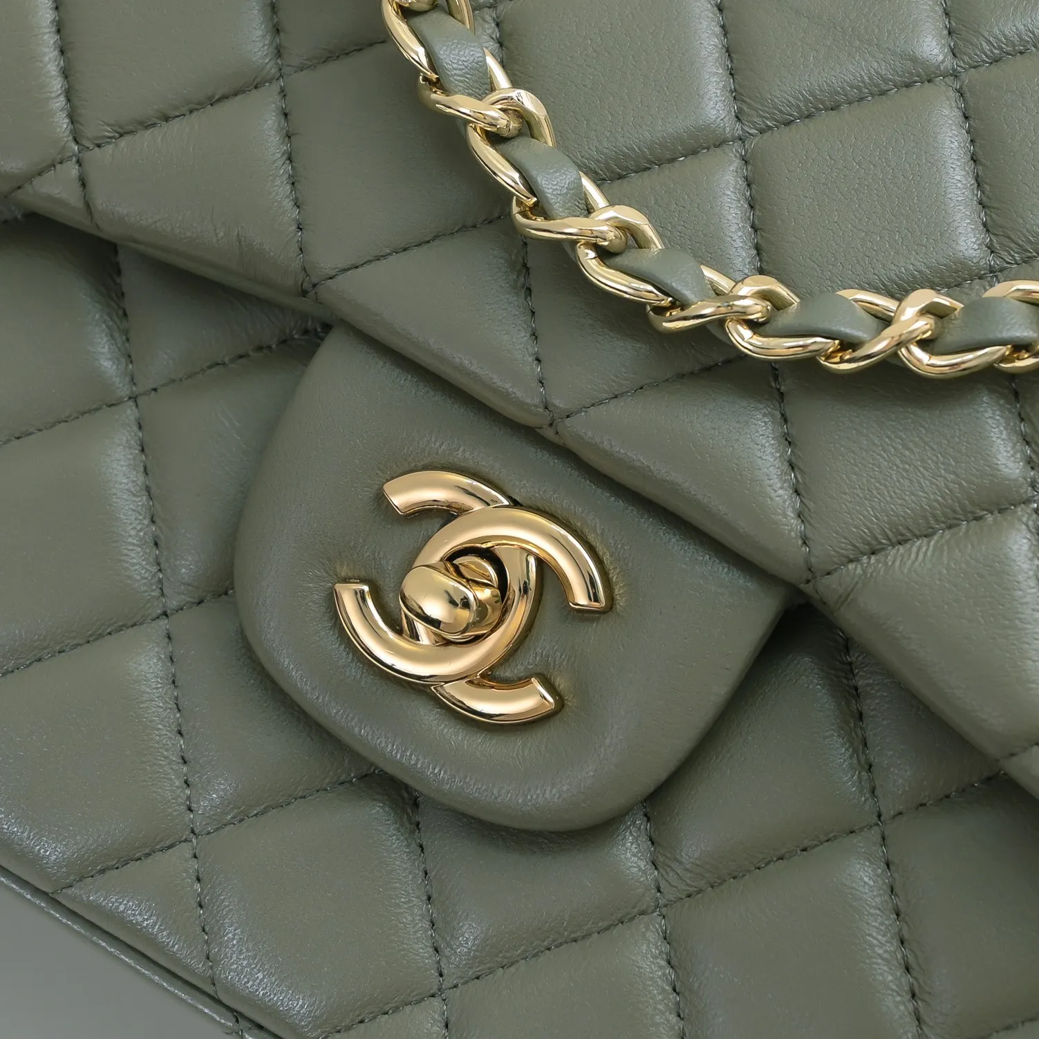 💰420￥Chanel🔥Exclusive quality real shot shipment✈️Official website updated simultaneously👑Chanel sheep pattern classic style with original hardware, summer style is coming💋CHANEL ‼ ️Crossbody bag, sheepskin with red lining🌸‼ ️ 🙈Fashion new favorite🙈 Size: 25.5*16*6.5. Style number: 1112 sheepskin
