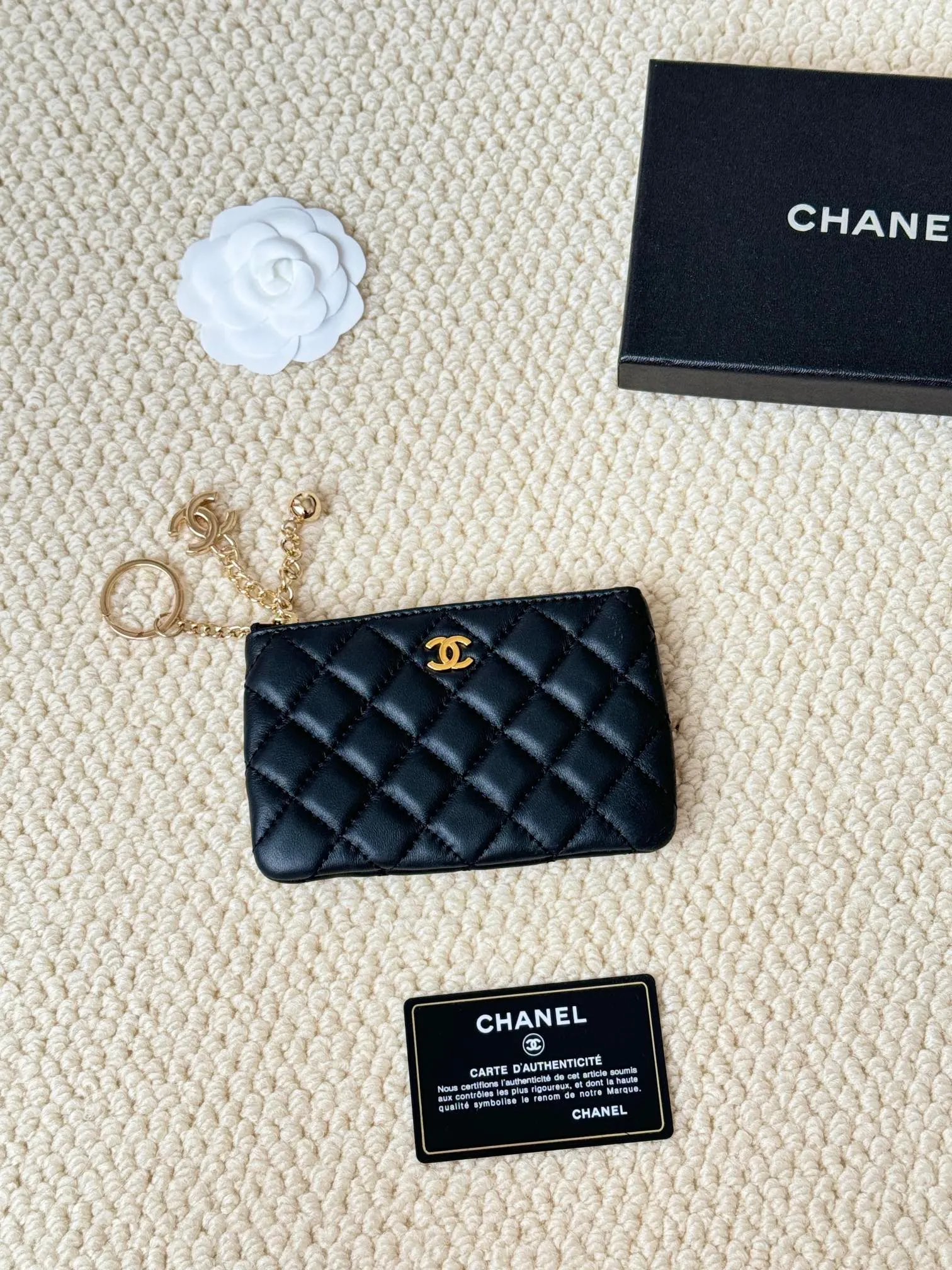 💰130 chanel sheepskin pendant coin purse💦 Model No.: A50168 Classic small carry-on bag, one of the most practical bags in the era of mobile payment, cards, change, key and lipstick in one package, cute, practical and connotative, nice card holder, key bag, coin purse, lipstick bag. Reference size: 9.5×15×0.5cm