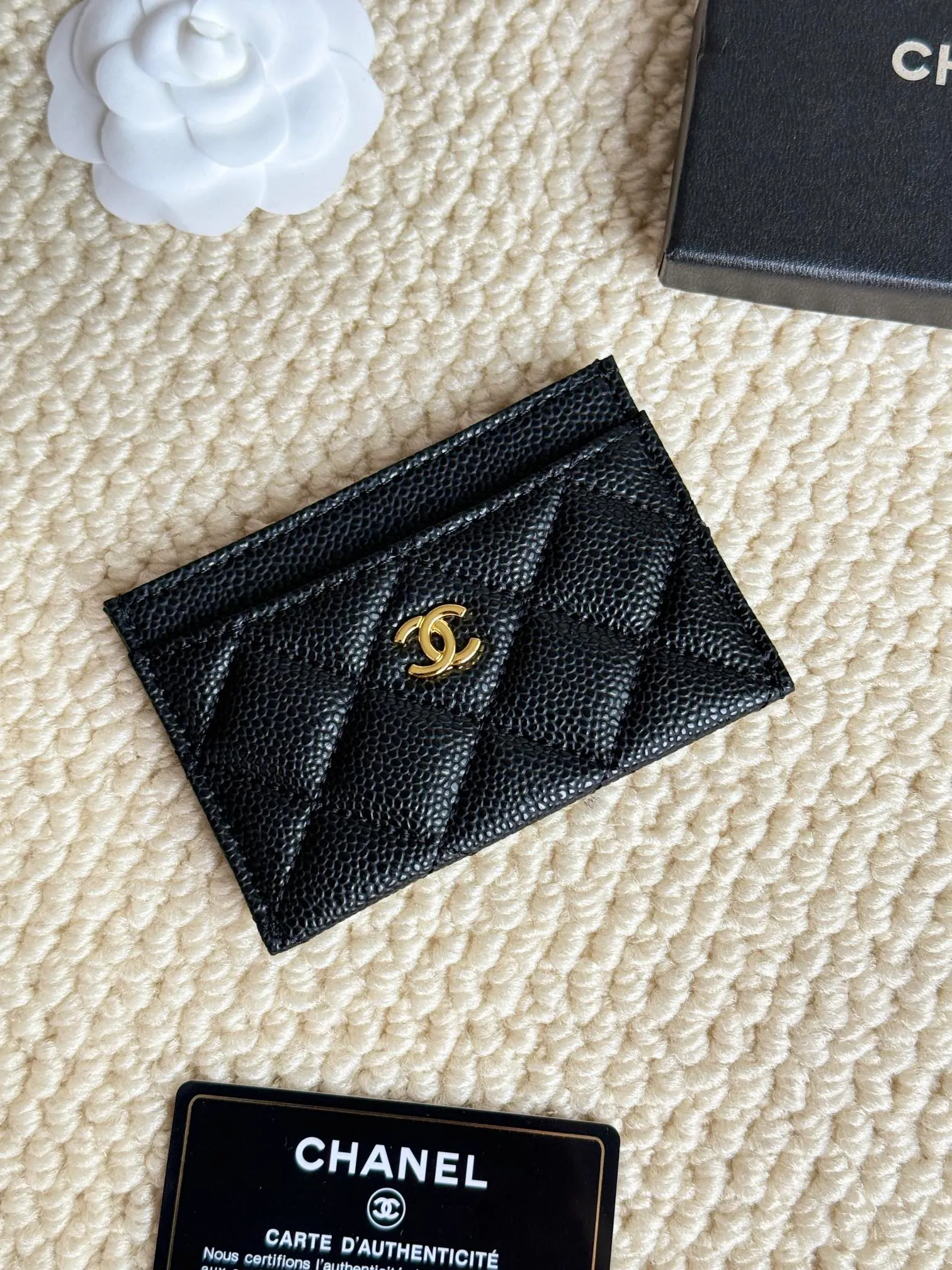 💰100Chanel Chanel counter classic card holder Model number: AP456 Made of cowhide caviar, a classic and timeless mini card holder. Super cute😍 Size: 7.5×11.2×0.5cm Fine workmanship and high-end quality