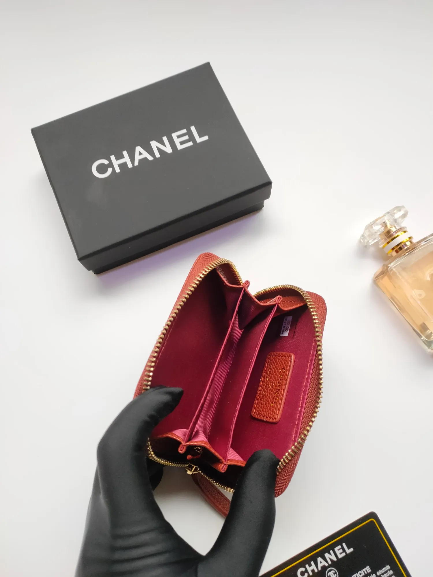 ￥110 Chanel card holder❤Coin purse️❤️Full leather inside and outside. Counter style. Impeccable workmanship details. Adhere to high quality. Style number: AP452 Size: 10x9cm