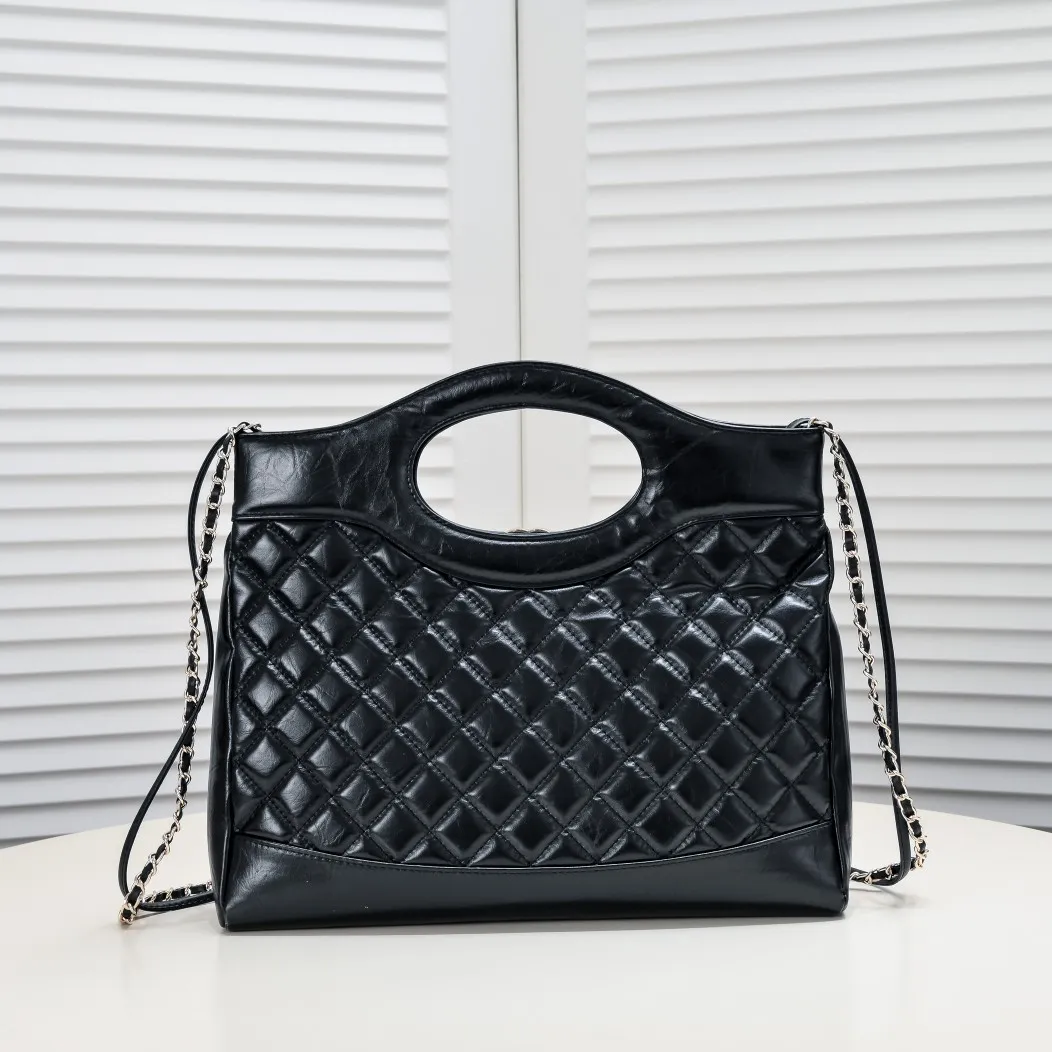 💰440￥🖤Chanel23A 🦢The king of large size 31bag 🌸Fashion representative! 31bag classic reappears! Fashion is still the same! 💗Two sizes, large and mini, to meet sisters of different styles~ The large is super cool and stylish, the mini is cute, cute and charming 💓This chocolate brown is also a treasure color, the most recommended color besides black, the real thing is very eye-catching and high-end! 👛Retro cowhide leather, the capacity is also practical and touching. One pack can be carried multiple times, no problem! Style number: 9109 large size: 35x33x8cm