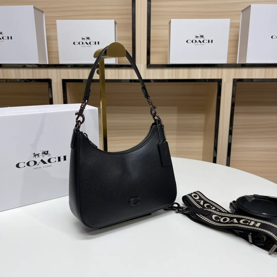 Top original order batch 460💰Coach/Coach new CJ842 May new HoboNEW Coach May NEe cool style Hobo's beautiful armpit bag is also equipped with three different styles of shoulder straps, whether you are a COOL girl or a hot girl, you can handle it. Size 22/18/6.5,