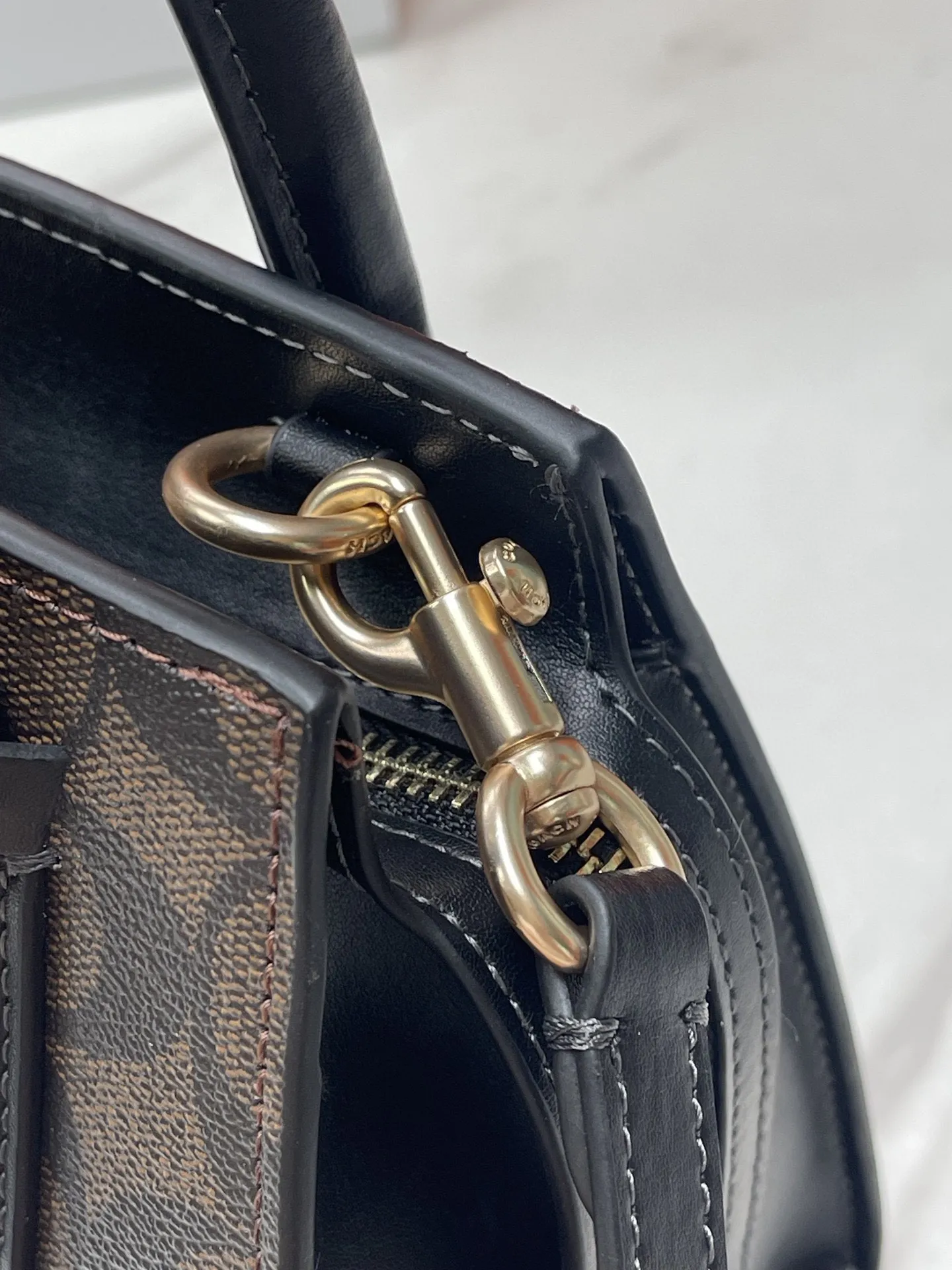 Top original order p440💰COACH/Coach new model CP266 January new Andrea Diana bag, versatile bag for autumn and winter, classic color matching, versatile style, timeless Diana bag, can be easily used and matched as a hand-held crossbody. The zipper design protects items from falling out. It is not too large but has a pleasant capacity, which is sufficient and easy to carry. Size 22X16.5X11.5