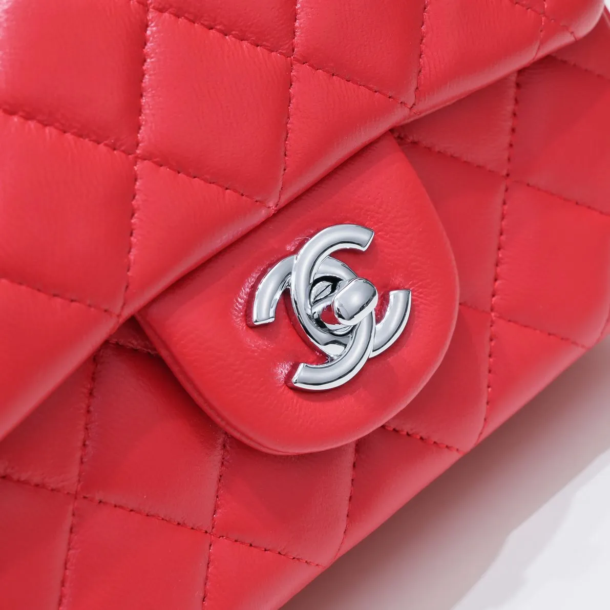 💰310￥Big red Chanel🔺🚴🏼💸Choose high-quality sheepskin🌺Original split version to create one to one 💯The hand feel is first-class, 🌲The camera-shaped inspired design fully embodies perfection! [Qiang] [Qiang] Integrates art and practicality, [Ladybug] Gorgeous and low-key plump 💯📨📨Classic is irresistible, ♒ You have to receive it to understand ✈✈🍭🍭Insist on high quality and low price🐟🐟, model number: 1115, size: 17.5*13*5 cm