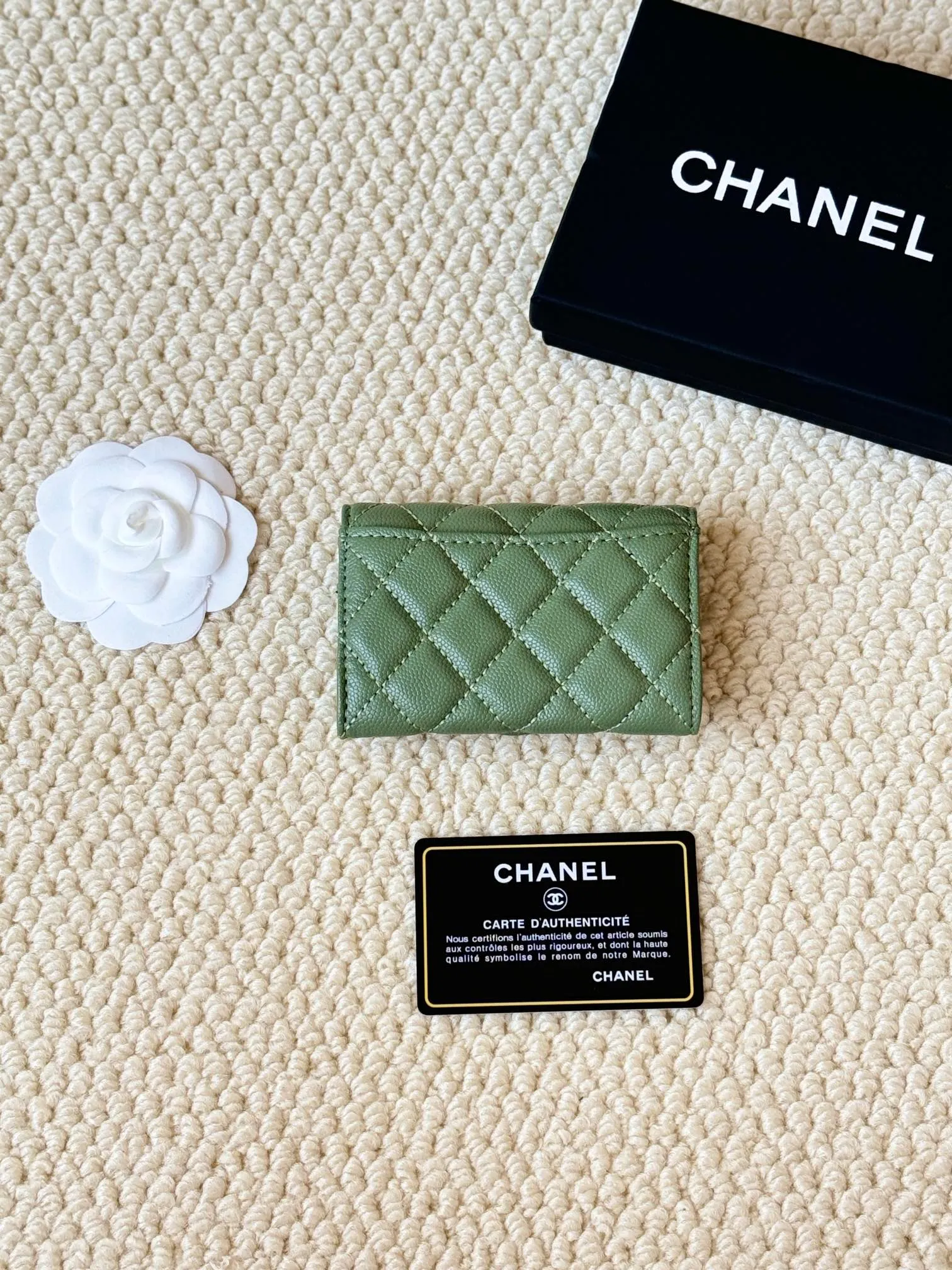💰120 Style number: AP458 chanel's most classic card holder, coin purse, Chanel classic flap card holder. Caviar cowhide, card holder and coin purse in one, with slip pocket on the back. Size: 7.5 × 11.3 × 2.1 cm