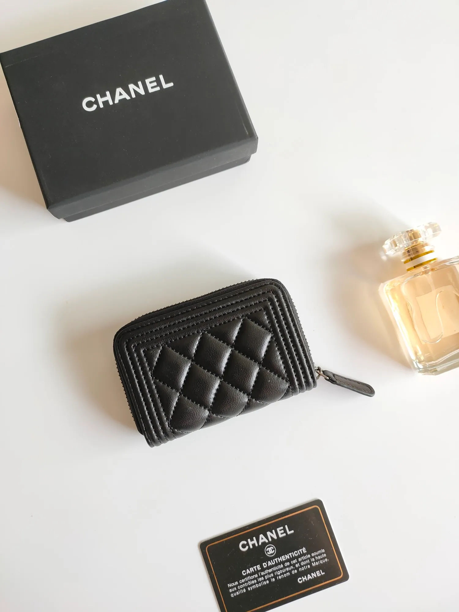￥120 Chanel card holder❤Coin purse️❤️Full leather inside and outside. Counter style. Impeccable workmanship details. Adhere to high quality. Style number: A84433 Size: 11.5x8cm