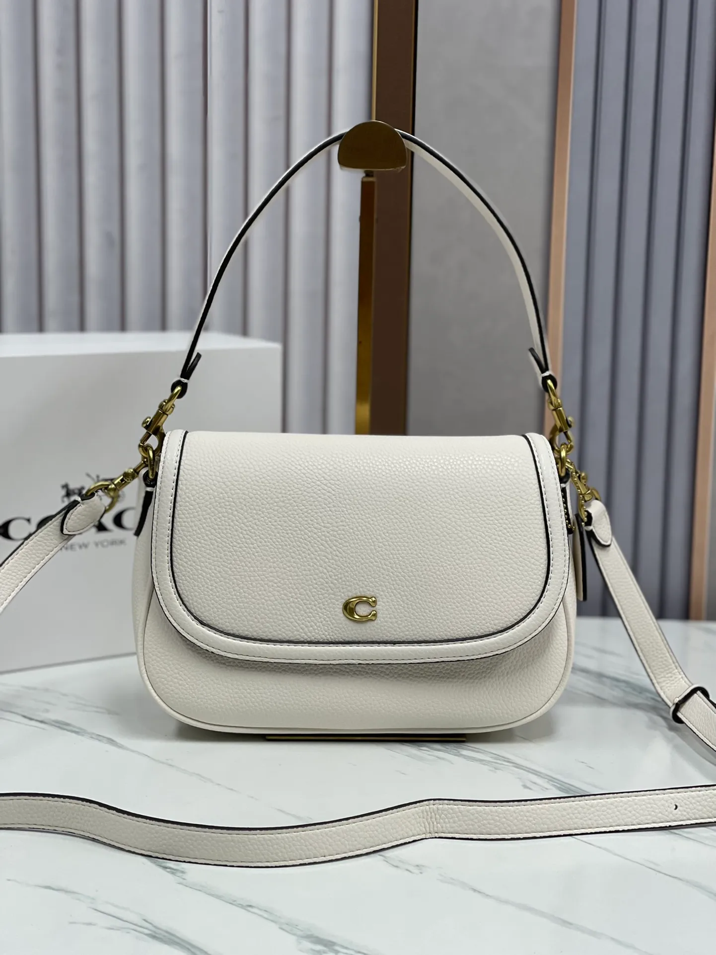 P460💰COACH/Coach new counter synchronization·new product women’s classic logo LEGACY shoulder bag presbyopia, model CU099, size 25.5*18.5*7