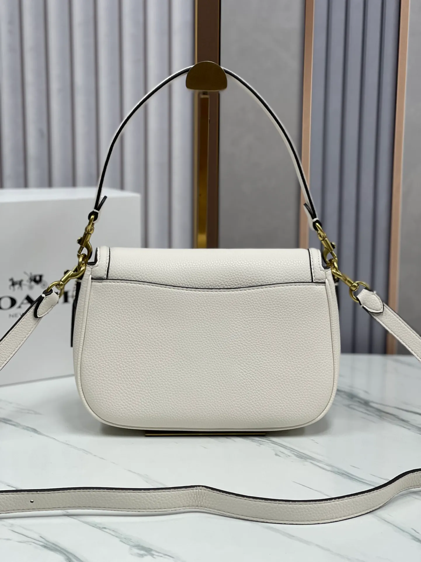 P460💰COACH/Coach new counter synchronization·new product women’s classic logo LEGACY shoulder bag presbyopia, model CU099, size 25.5*18.5*7