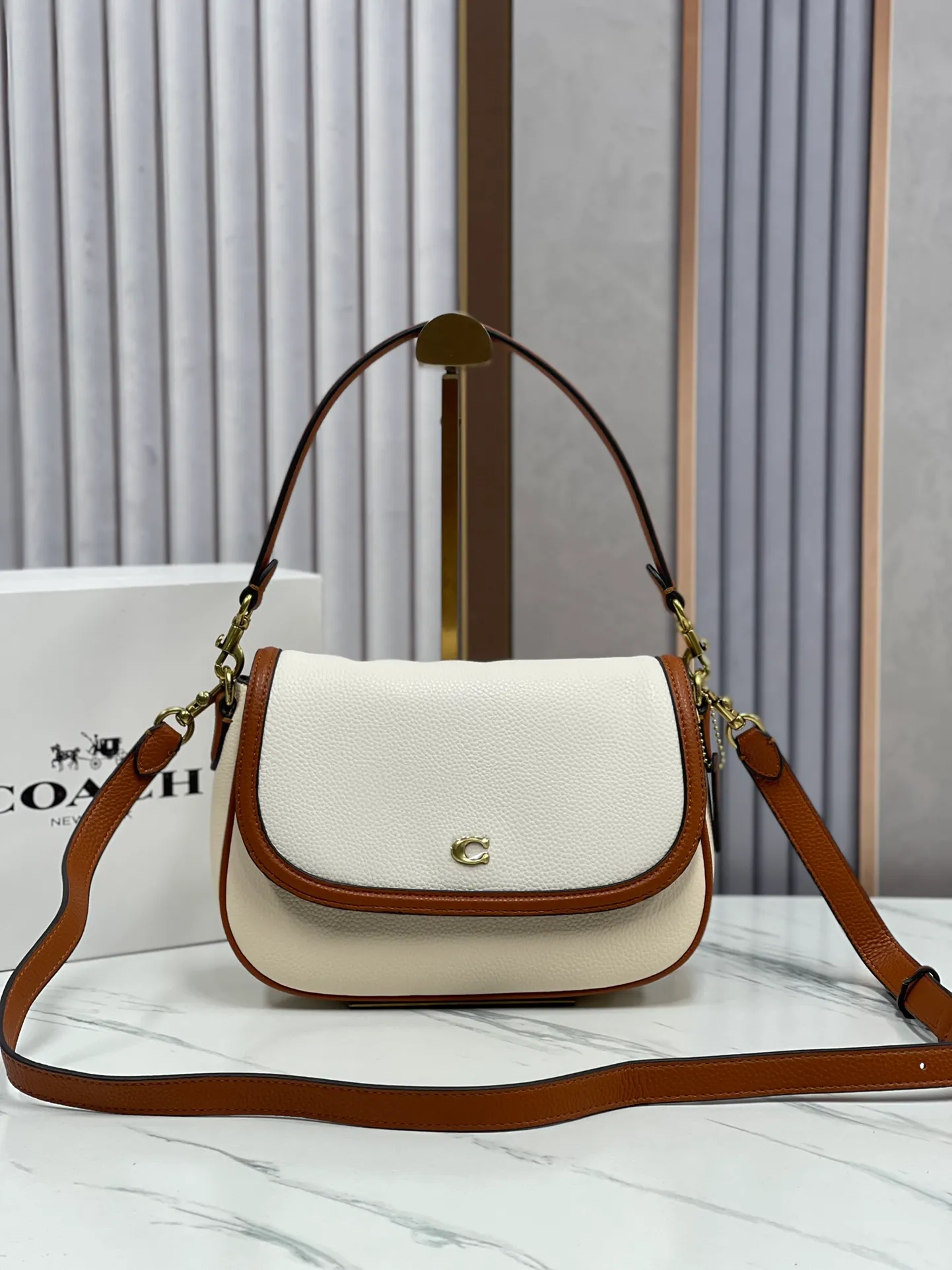 Top original order batch 460💰COACH/Coach new counter synchronization·new product women’s classic logo LEGACY shoulder bag presbyopia, model CU100, size 25.5*18.5*7
